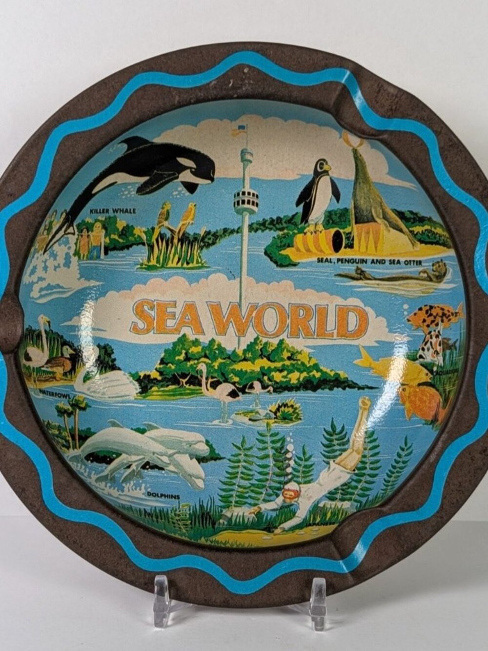 Vintage "Sea World" Ashtray Metal Tin from 1976 - 5 3/4" x 1¼"